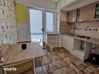 Apartament de închiriat 2 camere, CR VIVU etaj 2