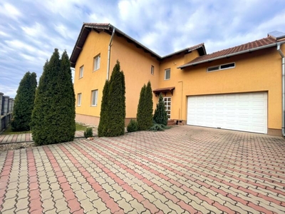 Casa individuala de vanzare, 250 mp, intrare in Dumbravita - V2992