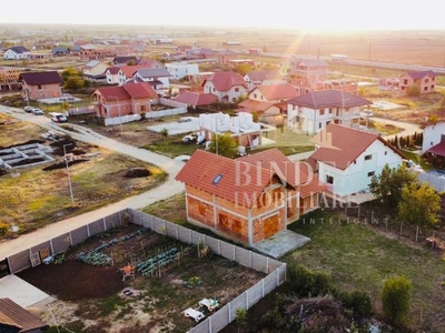 Casa individuala+ garaj in Giarmata 627mp teren