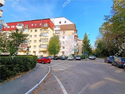 De vanzare apartament cu 3 camere decomandate 2 balcoane si pivnita in Sibiu zona Valea Aurie