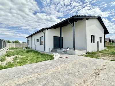 Duplex Mosnita Noua, 4 camere, 420 mp teren cu toate utilitatile + asfalt!