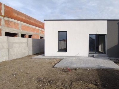 Duplex finalizat, 3 camere de vanzare Sacalaz - ID V5194