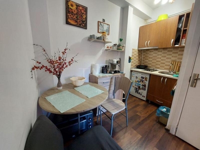 Oferim 2 garsoniere in zona Centrala Perfecte pentru Investitie.