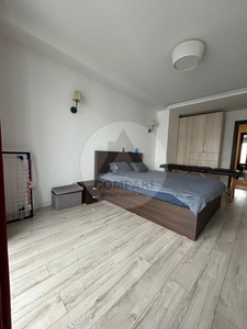 Vand apartament 2 camere Carrefour