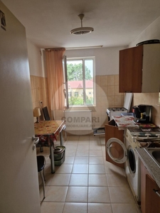 Vand apartament 3 camere Complex Studentesc etaj 2 din 10