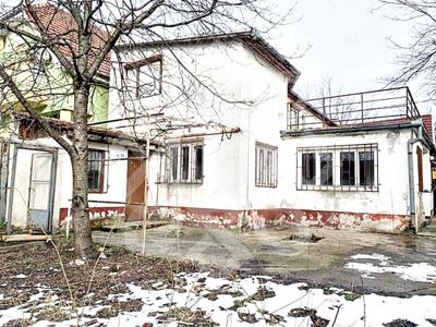Casa parter si mansarda de vanzare, zona Garii, Oradea