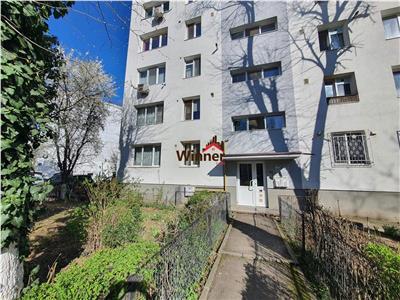 Vanzare Apartament cu 3 camere in zona Berceni Almasul Mare