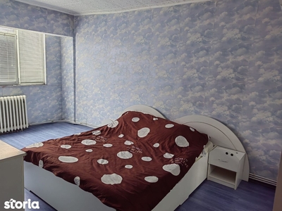 Vand apartament cu 3 camere decomandat in Deva, zona Eminescu, Politie