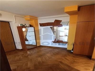 Vanzare apartament 3 camere Titan Piata Minis