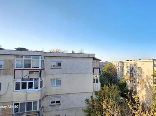 Apartament 3 camere decomandat 2 bai Bloc 1986 Apusului-str. Alesd