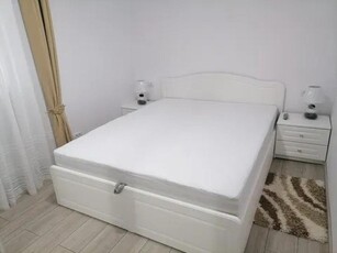 Apartament cu 2 camere, etajul 6/10, zona Tatarasi