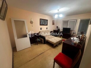 Apartament cu 3 camere, decomandat, et2/4, Alexandru cel Bun