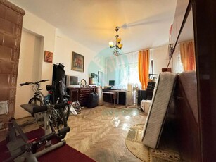 Apartament spatios cu 4 camere