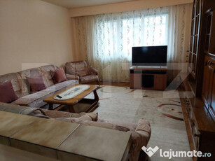 Vanzare apartament 3 camere, 70 mp utili, zona-Careiului