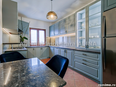 Apartament 4 camere in Simeria, zona centrala, 95 mp, etaj 4 4...