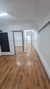 Spatiu comercial si birou sitauat in casa zona Blumana.