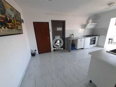 Apartament 3 camere de vanzare C.U.G.