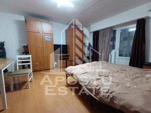 Apartament 1 camera, centrala proprie, balcon inchis, etaj 2, Steaua!