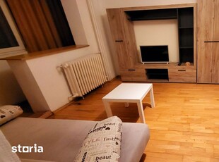 Apartament cu 3 camere situat ultracentral, lângă piață