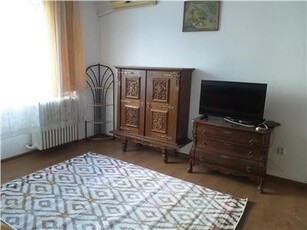 Apartament 3 camere semidecomandat lÃ¢ngă clubul sportiv Dinamo