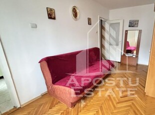 Apartament cu 2 camere, etaj intermediar, zona Sagului