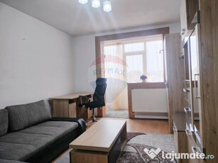 Apartament cu 3 camere de vânzare în zona Central