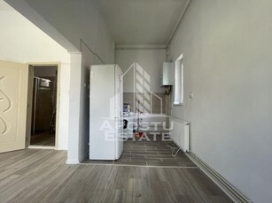 Apartament spatios patru camere central