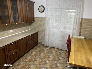 Apartament de 2 camere, semidecomandat, in zona Porii