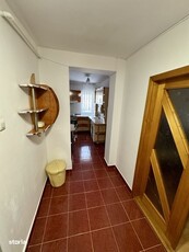 Inchiriez apartament 2 camere decomandat zona cetate