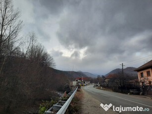 Teren la 15 km lângă Transalpina 700mp