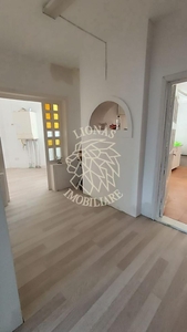 2 spatii de birouri 27 mp si 25mp-renovate-curte- Zona Semicentrala