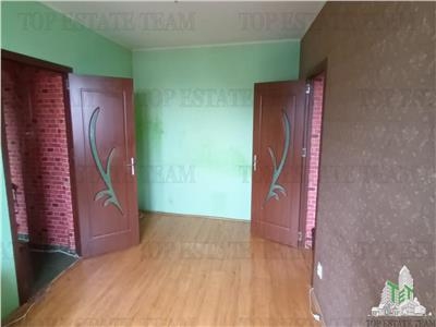 Apartament 3 camere de vanzare in zona Chibrit