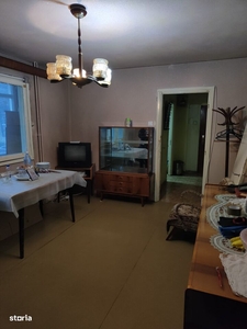 Apartament 3 camere, 2 bai, balcon si loc de parcare