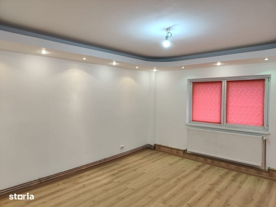 Apartament cu 2 camere de vânzare în zona Floresti.