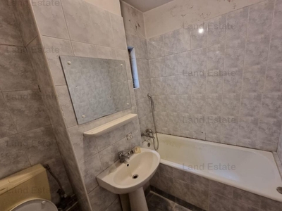 Apartament cu 3 camere in zona Drumul Taberei