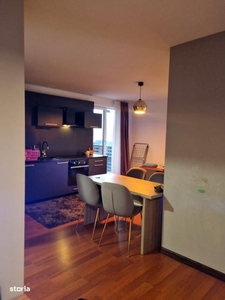 Apartament de 3 camere, 70 mp, parcare, zona Vivo