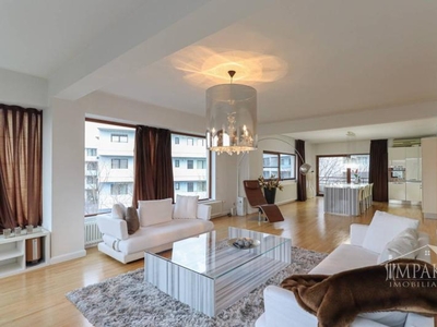 Penthouse pe doua niveluri de vanzare in Andrei Muresanu