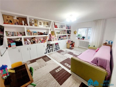 Apartament 2 camere decomandat, Nicolina Clopotari 83.000 euro de vanzare