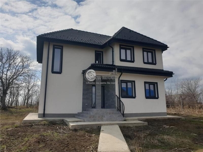 Casa de vanzare, 5 camere, Miroslava-Balciu, pret 180.000 euro
