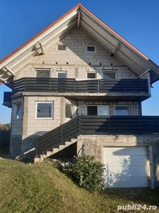 Casa Bosanci pe 3 nivele cu materiale din Austria 320mp si 1500mp teren