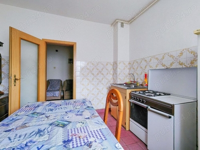 Inchiriez apartament