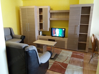 Închiriez apartament de 3 camere et I