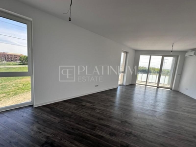 P4136 Apartament doua camere,GIROC, LOC DE PARCARE,53mp,LUMINOS,Etaj 2