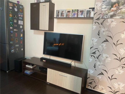 Apartament 2 camere , zona Politia Judeteana Focsani , et 3/4 ,50 mp , imbunatatit , mobilat si utilat