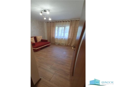 Apartament 3 camere, Nicolina, Renovat, 100.000 EURO de vanzare