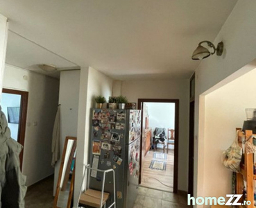 APARTAMENT 4 CAMERE - DECOMANDAT - BOXA LA SUBSOL