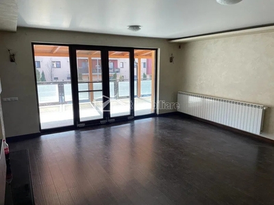 Apartament 4 camere Floresti cu gradina