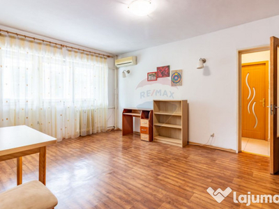 Apartament cu 3 camere de vânzare în zona Lacul Tei