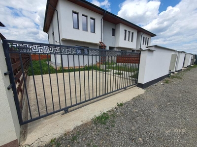 Casa tip triplex 113 mp, aproape finalizata, Valea Lupului Case/Vile de vanzare