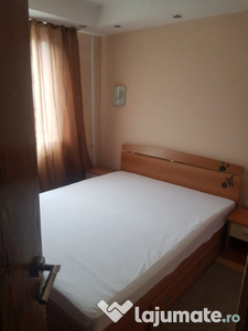 Închiriez apartament 3 camere, str. Clăbucet